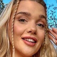 Lucy Dawson Naken