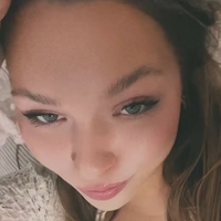 Lucy Lacht Naken
