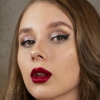 Lucy Laistner Naken