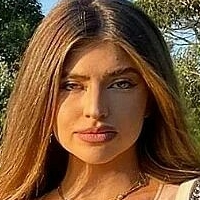 Lucy Ya Naken