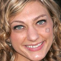 Mageina Tovah Naken
