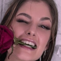 maikeelenna Naken