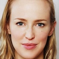 Manon Kahle Naken