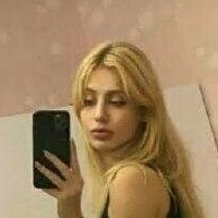 mee_zee Naken