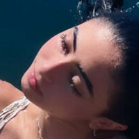 Megan Larian Naken