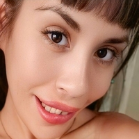mia64 Naken