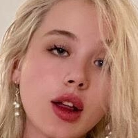 Milla Royce Naken
