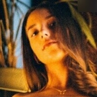 Millie Miles Naken