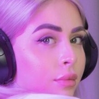 Miss Chloe Naken