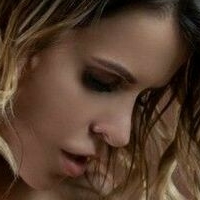 Model Sharona Naken