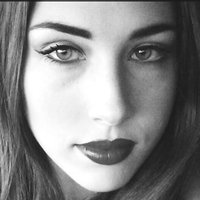 Molly DeVon Naken