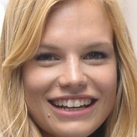 Nadine Leopold Naken