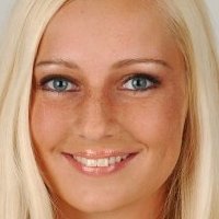 Nadine Linde Naken