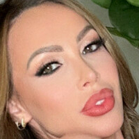 nikkibenz Naken