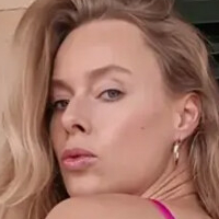 Nina Thomas Naken