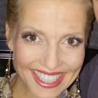 Noemie Czifra Naken
