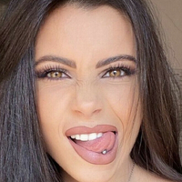 Noemifrere Naken