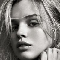 Odessa Young Naken