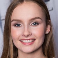 Olivia DeJonge Naken
