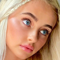 Olivia Mazukina Naken