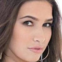 Olivia Nova Naken