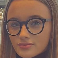 Olivia Robertson Naken