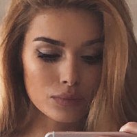 Pamela Reif Naken