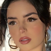Paolina Naken