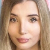 Polizistin Julia Naken