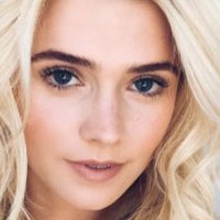 Raina Lawson Naken