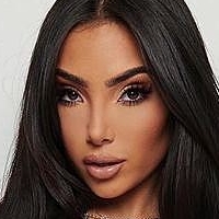 Raquel Symons Naken