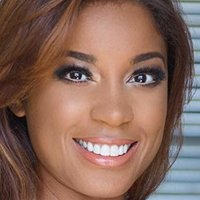 Reagan Gomez-Preston Naken