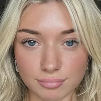 Sara Teufel Naken