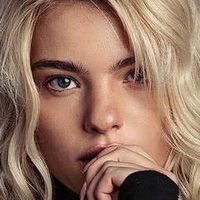 Sarah Almoril Naken