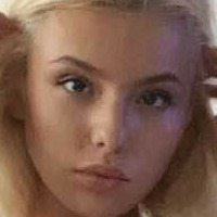 Sarah Argabrite Naken