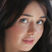 Sarah Es Naken