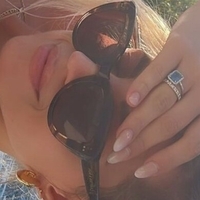Sarah Harrison Naken