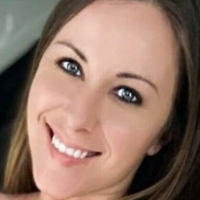 Sarah Hayes Naken