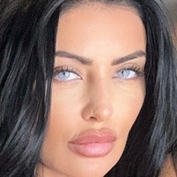 Scarlet Bouvier Naken