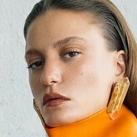Serenay Sarıkaya Naken