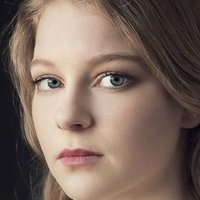 Stephanie Amarell Naken