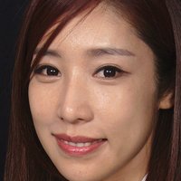 Sua Lee Naken