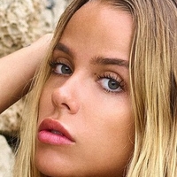 Taylor Brumann Naken