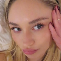 Taylor Hudson Naken