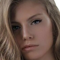 Taylor Malkov Naken