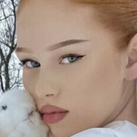 Taylor Rae Naken