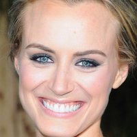 Taylor Schilling Naken