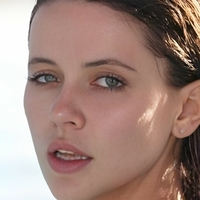 Tess Homann Naken