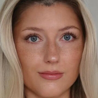 Tina Nora Naken