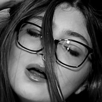 Valentina Dussan Naken